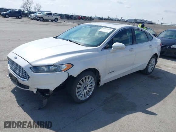 2013 Ford Fusion SE Hybrid with VIN 3FA6P0LU0DR123488, listed as a IAAI auction lot 41869121 with 176,287 mi miles. Bid and sale history available at carsss.com. Image 2.