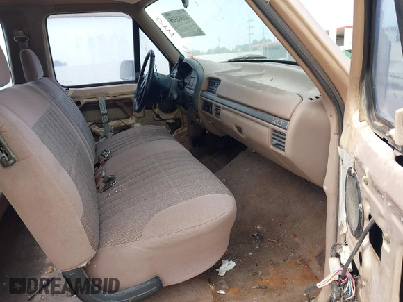 1993 Ford F-150 with VIN 1FTEX15N7PKA64692, listed as a IAAI auction lot 42642325 with Not provided miles and . Bid and sale history available at DreamBid. Image 5.