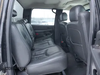 2005 GMC Sierra 2500HD SLT z VIN 1GTHK23275F954643, wystawiony jako Copart lot #88629455 z przebiegiem Nie podano mil oraz Nie do naprawy • Non repairable. Historia ofert i sprzedaży dostępna na DreamBid. Obrazek 10.