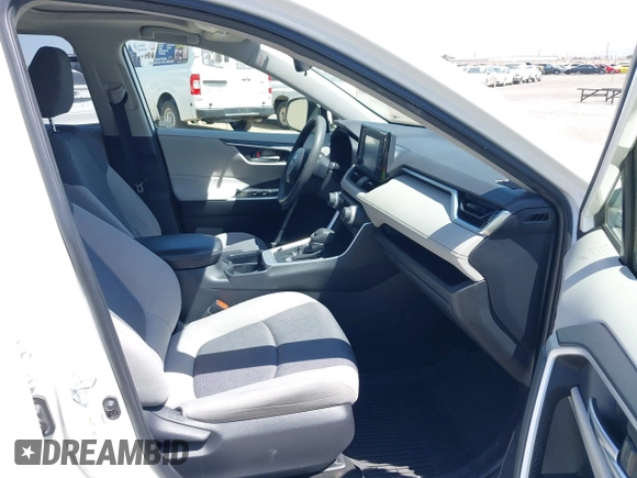 2019 Toyota RAV4 XLE with VIN JTMW1RFV9KD003246, listed as a IAAI auction lot 42115291 with 81,910 mi miles. Bid and sale history available at carsss.com. Image 5.