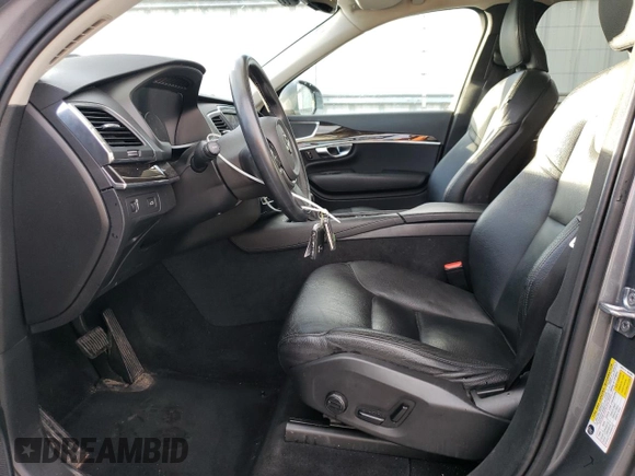 2019 Volvo XC90 Momentum with VIN YV4A22PK0K1502406, listed as a Copart auction lot 43275225 with 120,941 mi miles and Salvage Title. Bid and sale history available at carsss.com. Image 7.