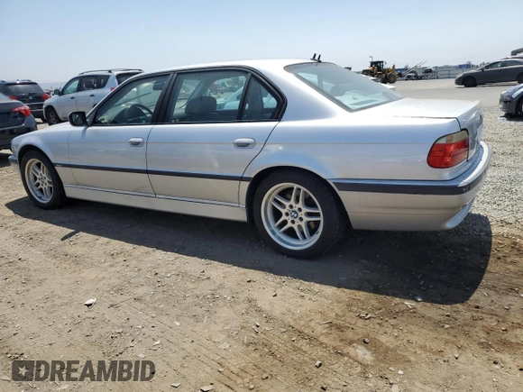 2001 BMW 7 Series 740iL z VIN WBAGH83461DP30331, wystawiony jako Copart lot #62536945 z przebiegiem 121 724 mil mil oraz Czysty tytuł • Clean title. Historia ofert i sprzedaży dostępna na DreamBid. Obrazek 2.
