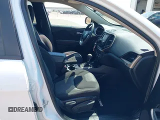 2016 Jeep Cherokee Sport z VIN 1C4PJMAB6GW375028, wystawiony jako IAAI lot #42688551 z przebiegiem 116 406 mil mil oraz . Historia ofert i sprzedaży dostępna na DreamBid. Obrazek 5.
