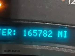 2006 Hummer H2 z VIN 5GRGN22U06H103603, wystawiony jako IAAI lot #41992767 z przebiegiem 165 782 mil mil oraz . Historia ofert i sprzedaży dostępna na DreamBid. Obrazek 16.