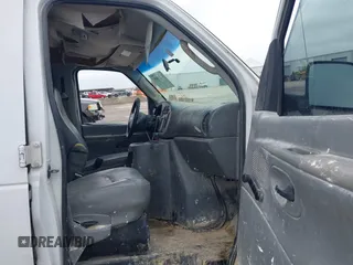 2004 Ford Econoline Passenger XL с VIN 1FBNE31L14HB49093, выставлен на аукционе IAAI как лот 42129056 с пробегом 226 446 миль миль и . История ставок и продаж доступна на DreamBid. Изображение 5.