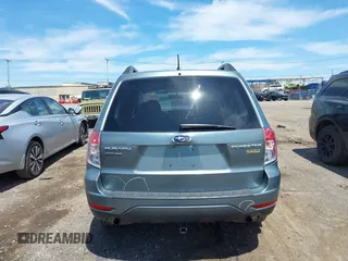 2010 Subaru Forester X Premium с VIN JF2SH6CC7AH732611, выставлен на аукционе IAAI как лот 42280071 с пробегом 171 177 миль миль и . История ставок и продаж доступна на DreamBid. Изображение 16.