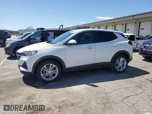 2023 Buick Encore GX Preferred z VIN KL4MMBS20PB023089, wystawiony jako Copart lot #52023105 z przebiegiem 59 065 mil mil oraz Szkoda całkowita • Salvage title. Historia ofert i sprzedaży dostępna na DreamBid. Obrazek 1.