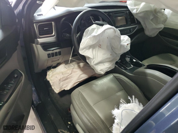 2016 Toyota Highlander LE with VIN 5TDBKRFH2GS267085, listed as a Copart auction lot 48746945 with 166,458 mi miles and Salvage Title. Bid and sale history available at carsss.com. Image 8.
