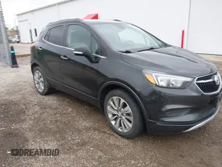 2017 Buick Encore Preferred z VIN KL4CJASB8HB171510, wystawiony jako IAAI lot #42329842 z przebiegiem 60 173 mil mil oraz . Historia ofert i sprzedaży dostępna na DreamBid. Obrazek 1.