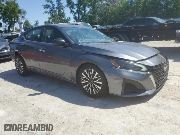 2024 Nissan Altima 2.5 SV with VIN 1N4BL4DV0RN353504, listed as a Copart auction lot 52499205 with 35,419 mi miles and Clean Title. Bid and sale history available at carsss.com. Image 4.