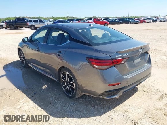 2025 Nissan Sentra SR z VIN 3N1AB8DV8SY309598, wystawiony jako IAAI lot #42460527 z przebiegiem 3 690 mil mil oraz . Historia ofert i sprzedaży dostępna na DreamBid. Obrazek 3.