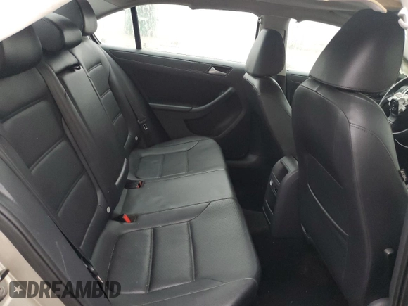 2014 Volkswagen Jetta Sedan SE with VIN 3VWD17AJ1EM262366, listed as a Copart auction lot 84189914 with 151,658 mi miles and Salvage Title. Bid and sale history available at carsss.com. Image 10.