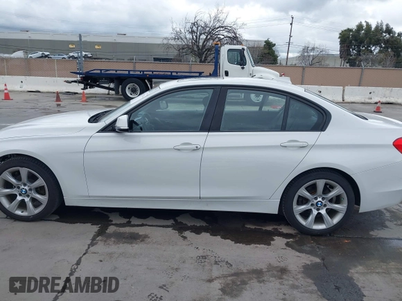 2015 BMW 3 Series 320i with VIN WBA3B1G52FNT06107, listed as a IAAI auction lot 41777304 with 85,832 mi miles. Bid and sale history available at carsss.com. Image 15.