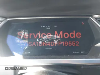 2013 Tesla Model S z VIN 5YJSA1DN4DFP19552, wystawiony jako IAAI lot #41360466 z przebiegiem 129 806 mil mil oraz . Historia ofert i sprzedaży dostępna na DreamBid. Obrazek 7.