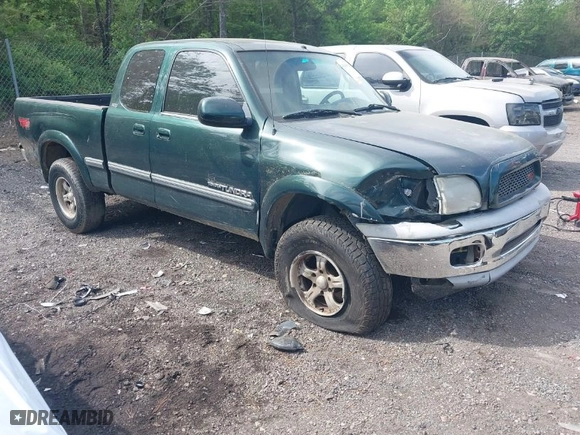 2001 Toyota Tundra SR5 with VIN 5TBRT34171S135339, listed as a IAAI auction lot 41946892 with 200,898 mi miles. Bid and sale history available at carsss.com. Image 1.