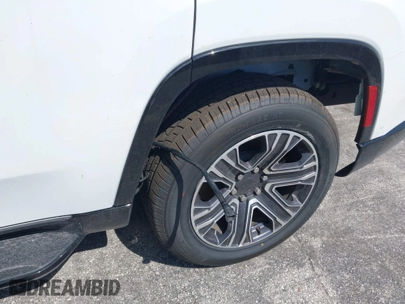 2024 Jeep Wagoneer Series II with VIN 1C4SJVBP6RS101526, listed as a IAAI auction lot 41684750 with 31,415 mi miles and . Bid and sale history available at DreamBid. Image 6.