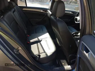 2017 Volkswagen Golf S z VIN 3VWC17AU6HM501548, wystawiony jako IAAI lot #41724754 z przebiegiem 179 895 mil mil oraz . Historia ofert i sprzedaży dostępna na DreamBid. Obrazek 8.