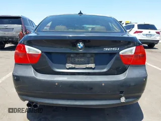 2006 BMW 3 Series 325i z VIN WBAVB13566KX48999, wystawiony jako IAAI lot #42724511 z przebiegiem 325 507 mil mil oraz . Historia ofert i sprzedaży dostępna na DreamBid. Obrazek 16.