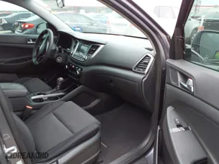 2016 Hyundai Tucson SE with VIN KM8J33A47GU128524, listed as a IAAI auction lot 42078880 with 147,227 mi miles. Bid and sale history available at carsss.com. Image 5.