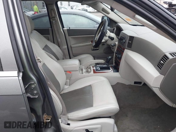 2007 Jeep Grand Cherokee Limited with VIN 1J8HR58P27C604125, listed as a IAAI auction lot 42636591 with 175,597 mi miles and . Bid and sale history available at DreamBid. Image 5.