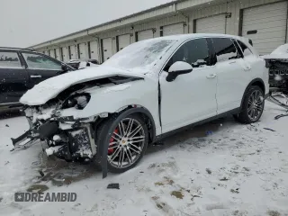 2015 Porsche Cayenne Turbo z VIN WP1AC2A28FLA80645, wystawiony jako Copart lot #45546165 z przebiegiem 105 952 mil mil oraz Szkoda całkowita • Salvage title. Historia ofert i sprzedaży dostępna na DreamBid. Obrazek 1.