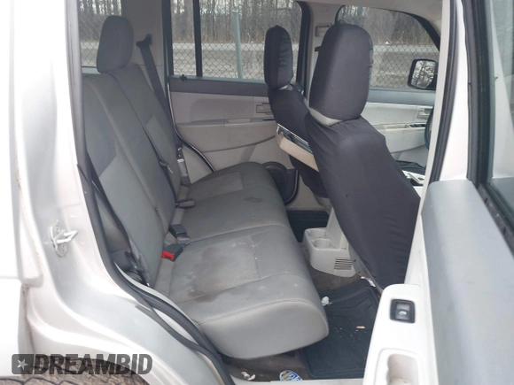 2008 Jeep Liberty Sport with VIN 1J8GN28K08W179241, listed as a IAAI auction lot 41770277 with 204,120 mi miles. Bid and sale history available at carsss.com. Image 8.