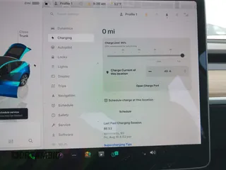 2022 Tesla Model Y Long Range z VIN 7SAYGDEE7NF389788, wystawiony jako IAAI lot #42014111 z przebiegiem 37 606 mil mil oraz . Historia ofert i sprzedaży dostępna na DreamBid. Obrazek 16.