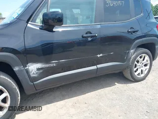 2015 Jeep Renegade Latitude with VIN ZACCJBBT2FPC27884, listed as a IAAI auction lot 39640157 with 136,632 mi miles. Bid and sale history available at carsss.com. Image 13.