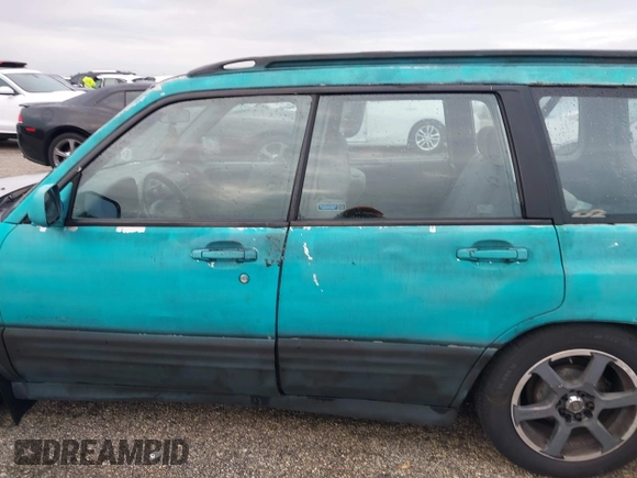 2001 Subaru Forester L with VIN JF1SF63551H762136, listed as a IAAI auction lot 40521706 with 0 mi miles. Bid and sale history available at carsss.com. Image 14.
