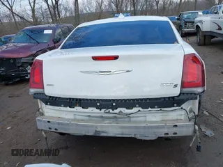 2015 Chrysler 300 with VIN 2C3CCAGG5FH808771, listed as a IAAI auction lot 41156907 with 133,000 mi miles. Bid and sale history available at carsss.com. Image 17.