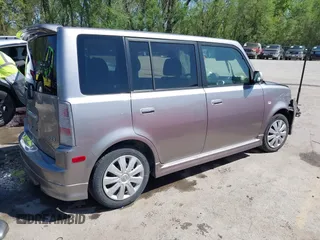 2005 Scion xB z VIN JTLKT324954026022, wystawiony jako IAAI lot #42073838 z przebiegiem 106 887 mil mil oraz . Historia ofert i sprzedaży dostępna na DreamBid. Obrazek 4.