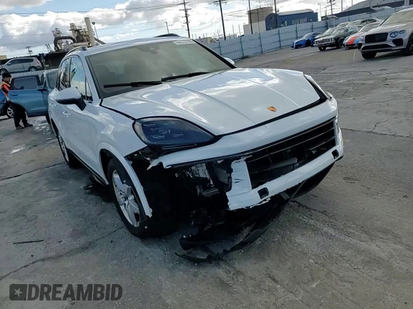 2024 Porsche Cayenne z VIN WP1AA2AY5RDA12912, wystawiony jako Copart lot #44555195 z przebiegiem 7 587 mil mil oraz Szkoda całkowita • Salvage title. Historia ofert i sprzedaży dostępna na DreamBid. Obrazek 12.