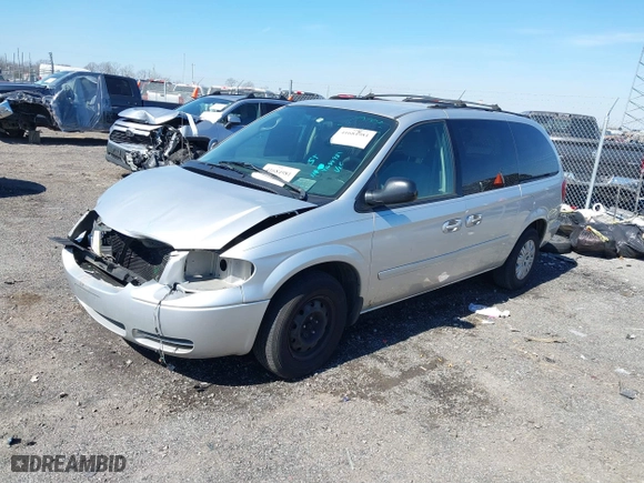 2005 Chrysler Town & Country LX with VIN 2C4GP44R55R228020, listed as a IAAI auction lot 41684981 with 146,255 mi miles. Bid and sale history available at carsss.com. Image 22.