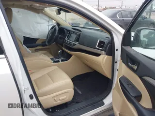 2019 Toyota Highlander SE with VIN 5TDKZRFH3KS366017, listed as a IAAI auction lot 40986322 with 67,313 mi miles and . Bid and sale history available at DreamBid. Image 5.