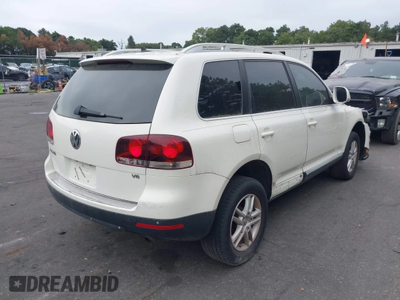 2008 Volkswagen Touareg V6 with VIN WVGBE77L38D019421, listed as a IAAI auction lot 40370604 with Not Provided miles and . Bid and sale history available at DreamBid. Image 4.