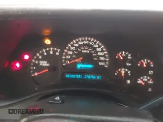 2005 Chevrolet Suburban LT z VIN 1GNFK16Z85R181312, wystawiony jako IAAI lot #41013350 z przebiegiem 270 753 mil mil oraz . Historia ofert i sprzedaży dostępna na DreamBid. Obrazek 7.