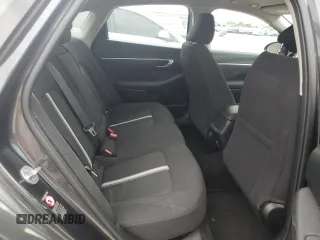 2023 Hyundai Sonata SEL z VIN KMHL64JA4PA322263, wystawiony jako Copart lot #55562385 z przebiegiem 32 979 mil mil oraz Nie do naprawy • Non repairable. Historia ofert i sprzedaży dostępna na DreamBid. Obrazek 10.