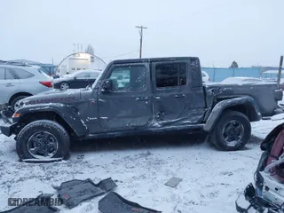 2020 Jeep Gladiator Rubicon with VIN 1C6JJTBG3LL146075, listed as a IAAI auction lot 41048823 with 130,318 mi miles. Bid and sale history available at carsss.com. Image 14.