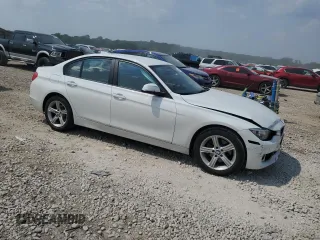 2015 BMW 3 Series 320i xDrive с VIN WBA3C3C55FP664210, выставлен на аукционе Copart как лот 64641294 с пробегом 92 573 миль миль и Списание • Salvage title. История ставок и продаж доступна на DreamBid. Изображение 4.