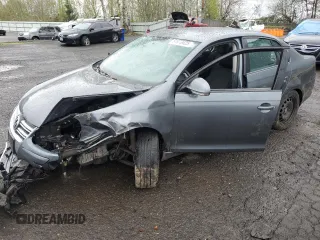 2010 Volkswagen Jetta S с VIN 3VWJZ7AJ8AM003993, выставлен на аукционе Copart как лот 51973625 с пробегом 105 215 миль миль и Списание • Salvage title. История ставок и продаж доступна на DreamBid. Изображение 1.