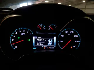 2015 Chevrolet Impala LT z VIN 1G1125S36FU115795, wystawiony jako Copart lot #58363705 z przebiegiem 157 497 mil mil oraz Czysty tytuł • Clean title. Historia ofert i sprzedaży dostępna na DreamBid. Obrazek 9.