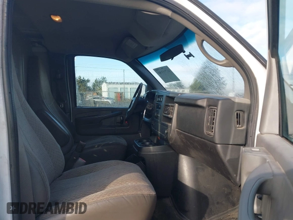 2014 Chevrolet Express Cargo Van with VIN 1GCWGFBA3E1122402, listed as a IAAI auction lot 41795180 with 1 mi miles. Bid and sale history available at carsss.com. Image 5.