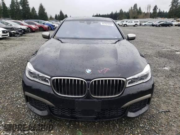 2018 BMW 7 Series M760i xDrive with VIN WBA7H6C55JG614811, listed as a Copart auction lot 44707433 with 27,542 mi miles. Bid and sale history available at carsss.com. Image 5.