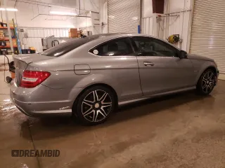 2013 Mercedes-Benz C 250 z VIN WDDGJ4HB6DF991593, wystawiony jako Copart lot #55407055 z przebiegiem 144 598 mil mil oraz Szkoda całkowita • Salvage title. Historia ofert i sprzedaży dostępna na DreamBid. Obrazek 3.