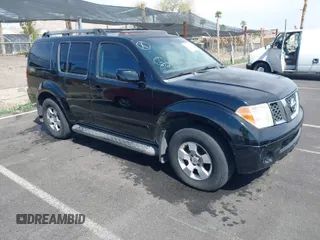 2006 Nissan Pathfinder SE z VIN 5N1AR18U26C683166, wystawiony jako IAAI lot #41843538 z przebiegiem 167 512 mil mil oraz . Historia ofert i sprzedaży dostępna na DreamBid. Obrazek 1.