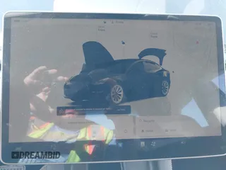 2023 Tesla Model 3 z VIN 5YJ3E1EA4PF552103, wystawiony jako IAAI lot #40782218 z przebiegiem 20 997 mil mil oraz . Historia ofert i sprzedaży dostępna na DreamBid. Obrazek 18.