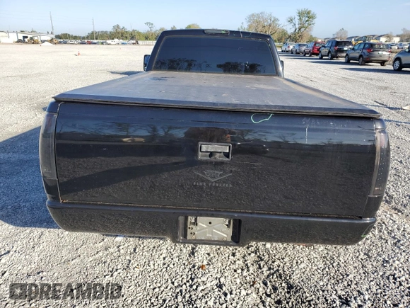 1996 Chevrolet Silverado 3500 z VIN 1GCHC33J3TF020647, wystawiony jako Copart lot #79541644 z przebiegiem Nie podano mil oraz Nie do naprawy • Non repairable. Historia ofert i sprzedaży dostępna na DreamBid. Obrazek 6.