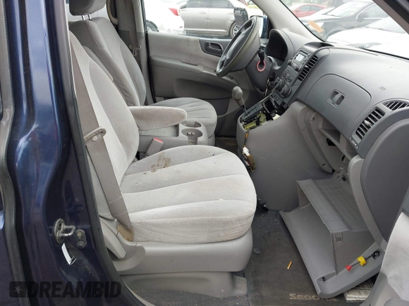 2008 Kia Sedona LX with VIN KNDMB233X86251114, listed as a IAAI auction lot 42228426 with 298,828 mi miles and . Bid and sale history available at carsss.com. Image 5.