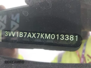 2019 Volkswagen Tiguan S с VIN 3VV1B7AX7KM013381, выставлен на аукционе IAAI как лот 41813840 с пробегом 89 258 миль миль и . История ставок и продаж доступна на DreamBid. Изображение 9.
