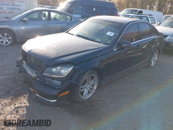 2012 Mercedes-Benz C 300 Sport с VIN WDDGF8BB7CR198950, выставлен на аукционе IAAI как лот 42138119 с пробегом Не указан миль и . История ставок и продаж доступна на DreamBid. Изображение 17.